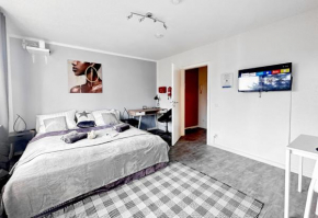 VAZ Apartments E01 Küche, TV, Netflix, ca 15 Min Messe u HBf